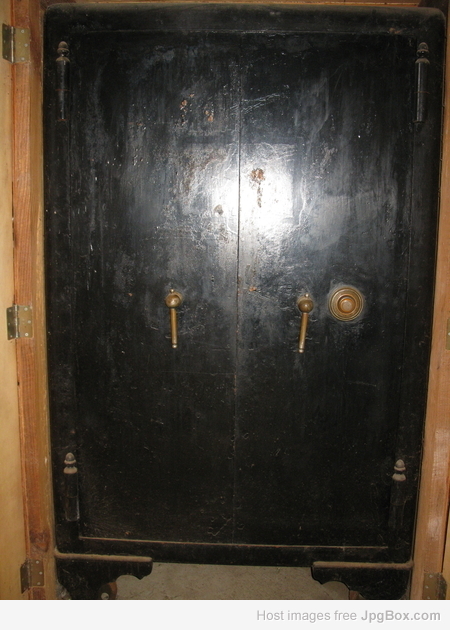 [Linked Image from jpgbox.com]